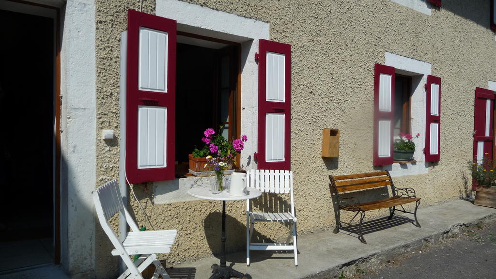 Bed and Breakfast La Chouette A L'Heure Du Pinson Saint-Pierre-d'Entremont  Exterior foto