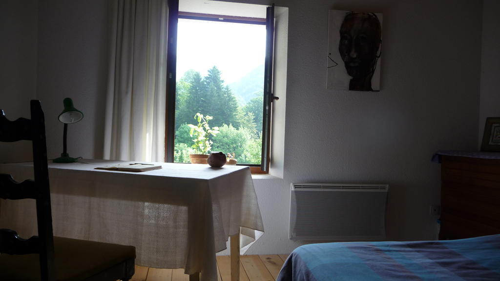 Bed and Breakfast La Chouette A L'Heure Du Pinson Saint-Pierre-d'Entremont  Zimmer foto