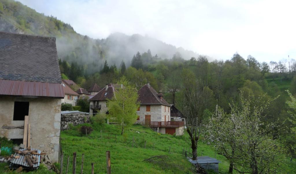 Bed and Breakfast La Chouette A L'Heure Du Pinson Saint-Pierre-d'Entremont  Exterior foto